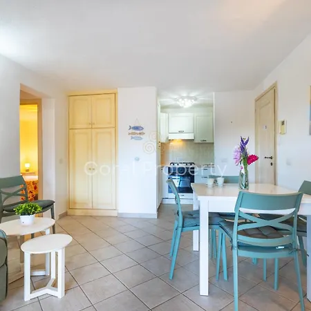 Appartement C - 200 Mt Dal Mare - 6 Ospiti - Veranda E Wifi - Centro - By Coral Baja Sardinia