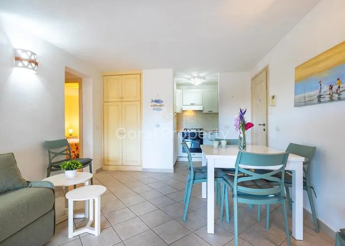 Appartement C - 200 Mt Dal Mare - 6 Ospiti - Veranda E Wifi - Centro - By Coral Baja Sardinia