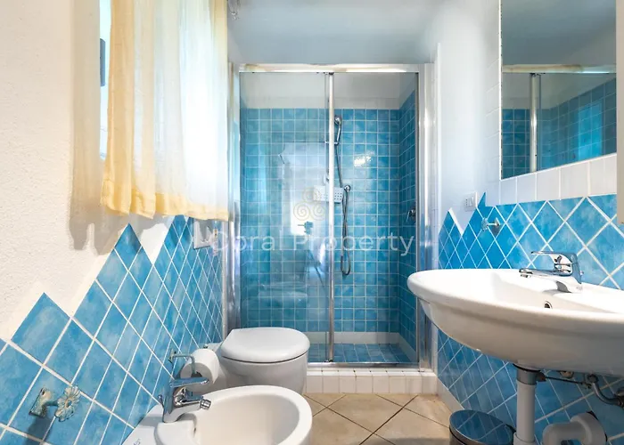 C - 200 Mt Dal Mare - 6 Ospiti - Veranda E Wifi - Centro - By Coral *