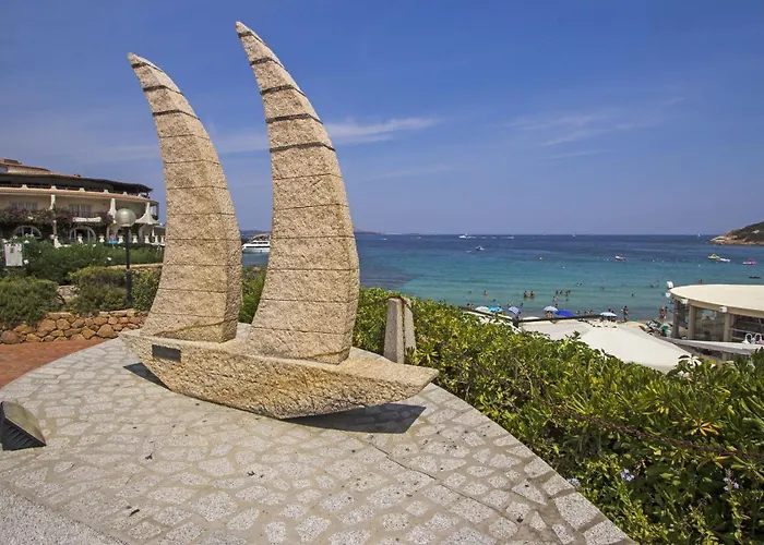 C - 200 Mt Dal Mare - 6 Ospiti - Veranda E Wifi - Centro - By Coral * Baja Sardinia